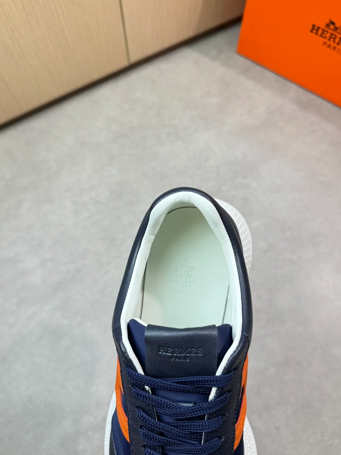 [HERMES] Hermès men's shoes 💰520💰 - high-end quality original items 🔍🔍🔍 casual sports shoes - upper: 🔝 pebbled calfskin, brand high mercerized canvas, body sewn with brand ´H´ totem, tongue brand logo cloth label - lining: water-dyed cowhide -Outsole: Ultra-light T men's shoes 💰U foam·rubber; two-color molded outsole -Ultra-high quality control·Fine workmanship: highlighted (high-end·luxury·grade) -Size: 39-44 (38, 45, can be customized)